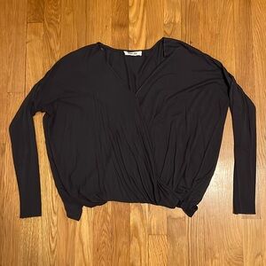Women’s Long Sleeve Twist Front Blouse Size small‎